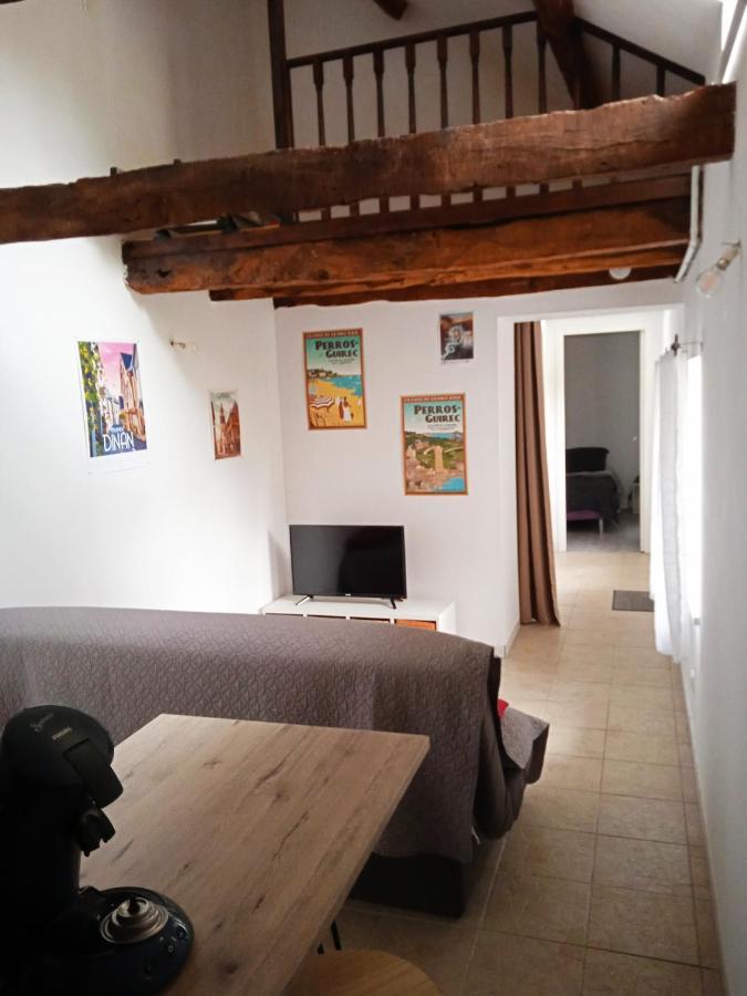 Charmante Maisonnette Proximite Cite Medievale Et Bords De Rance Dinan Eksteriør billede